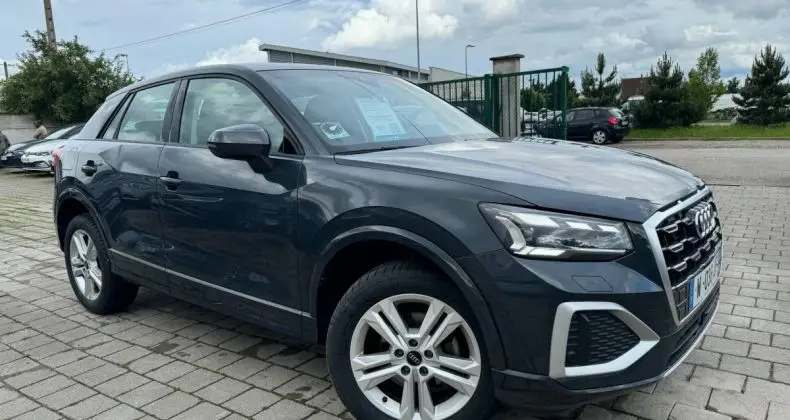 Photo 1 : Audi Q2 2023 Petrol