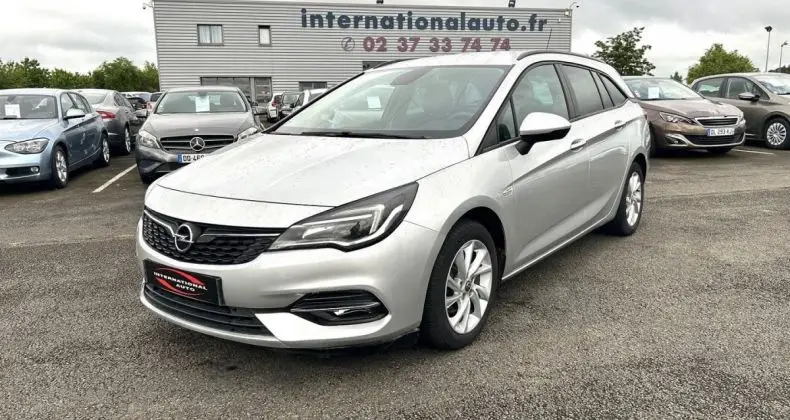 Photo 1 : Opel Astra 2019 Essence