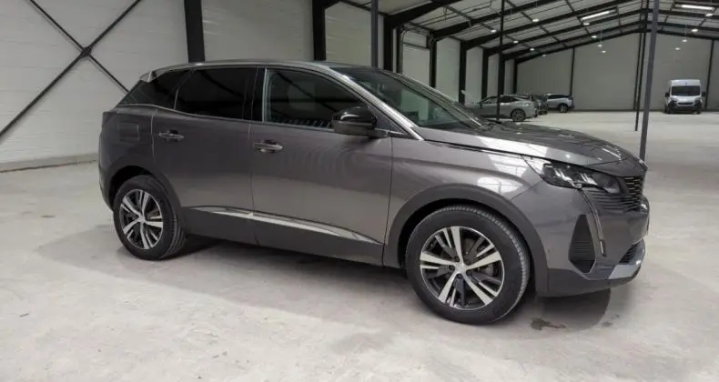 Photo 1 : Peugeot 3008 2023 Essence