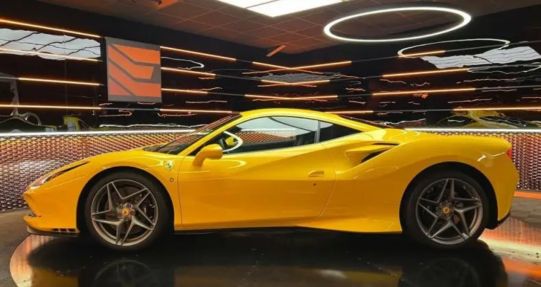 Photo 1 : Ferrari F8 2020 Essence