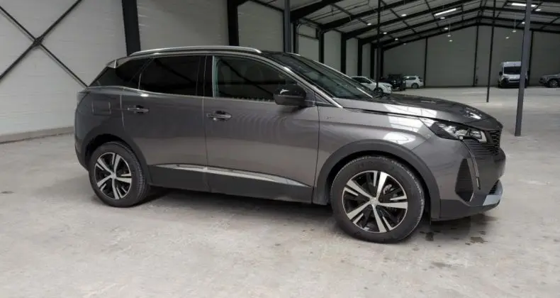 Photo 1 : Peugeot 3008 2023 Petrol