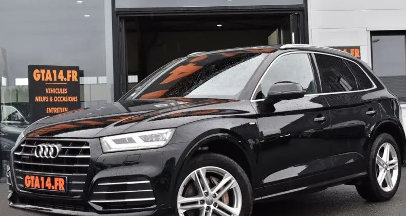 Photo 1 : Audi Q5 2020 Hybrid