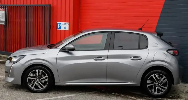 Photo 1 : Peugeot 208 2020 Petrol