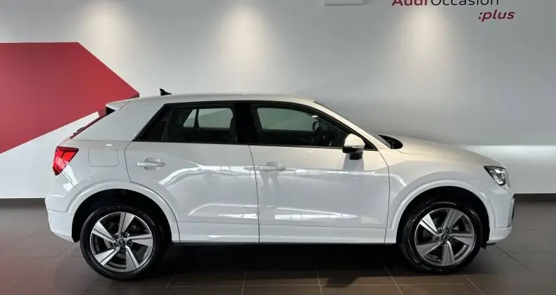 Photo 1 : Audi Q2 2022 Essence