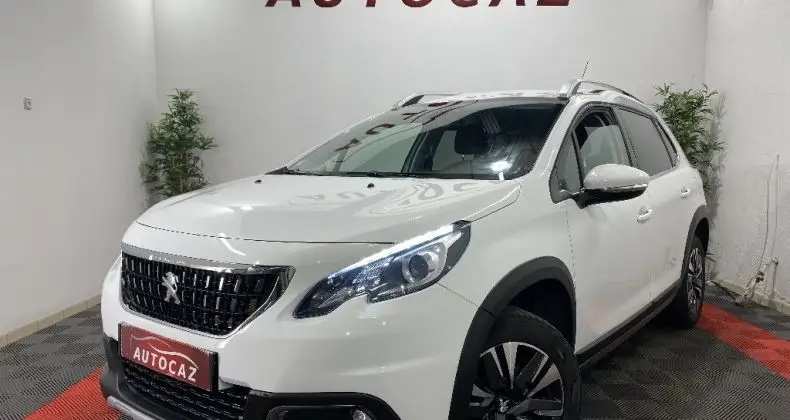 Photo 1 : Peugeot 2008 2018 Petrol