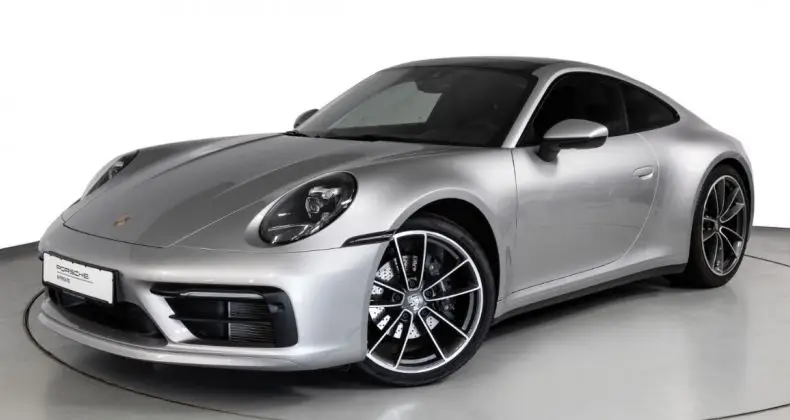 Photo 1 : Porsche 992 2020 Petrol