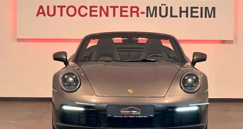 Photo 1 : Porsche 992 2019 Essence