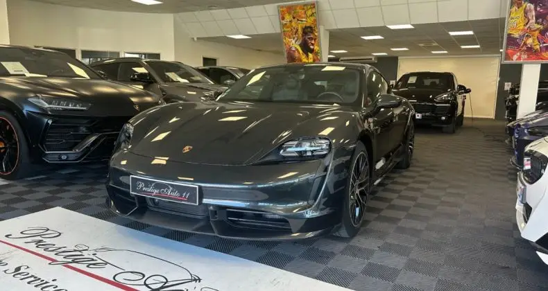 Photo 1 : Porsche Taycan 2020 Electric