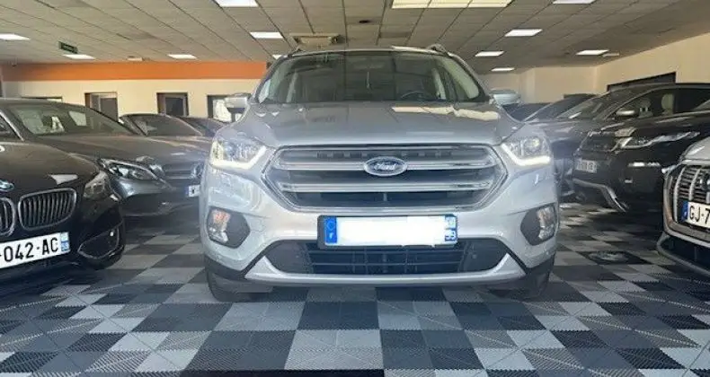 Photo 1 : Ford Kuga 2019 Essence