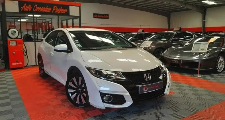 Photo 1 : Honda Civic 2015 Essence