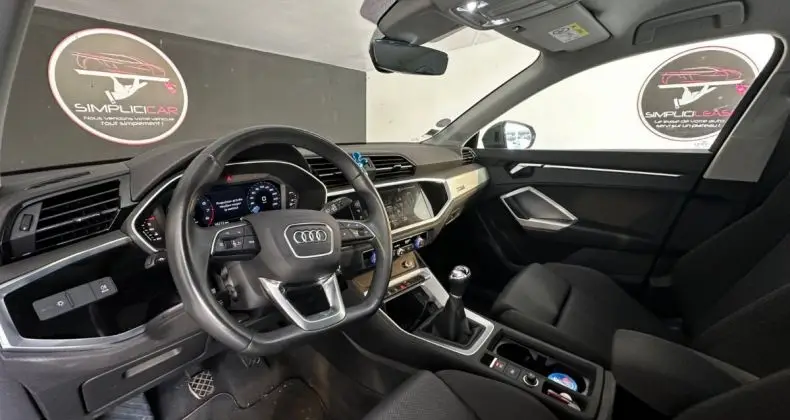 Photo 1 : Audi Q3 2020 Petrol