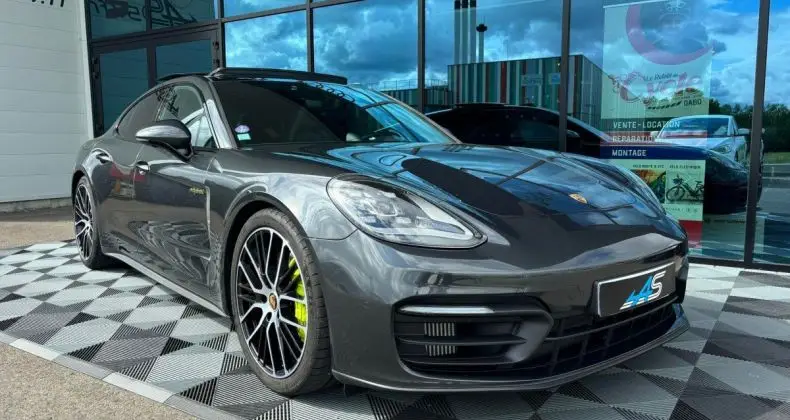 Photo 1 : Porsche Panamera 2023 Hybrid