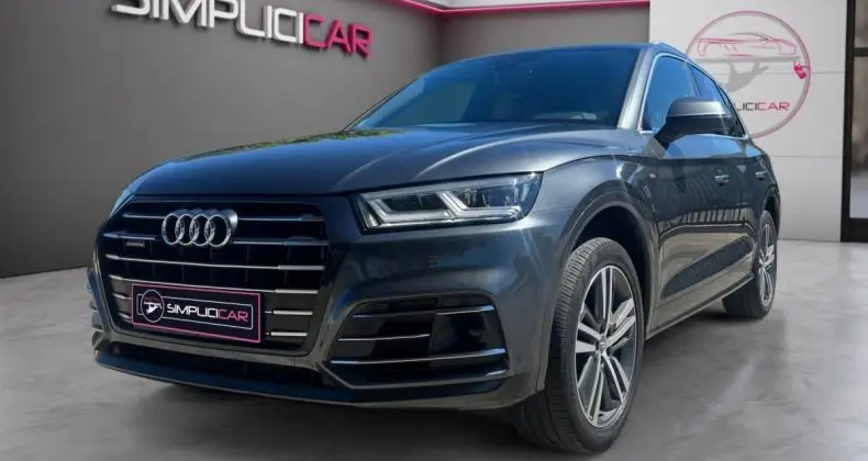 Photo 1 : Audi Q5 2019 Hybrid