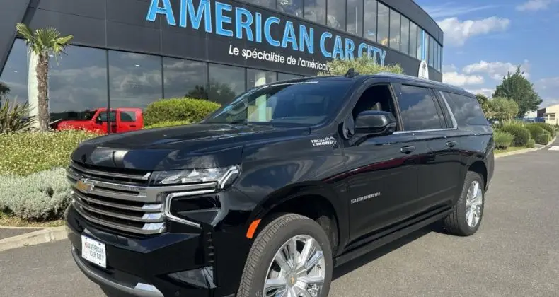 Photo 1 : Chevrolet Suburban 2024 Petrol