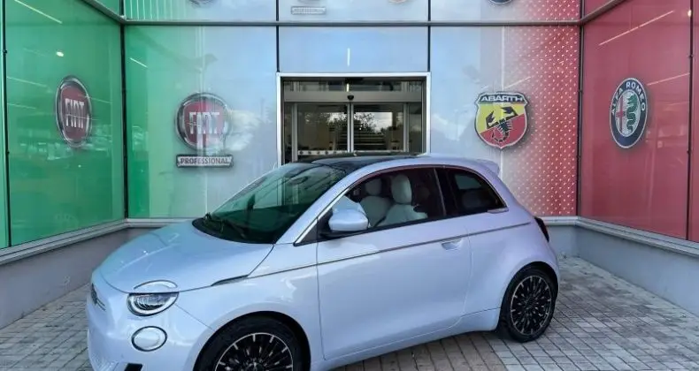 Photo 1 : Fiat 500 2024 Electric