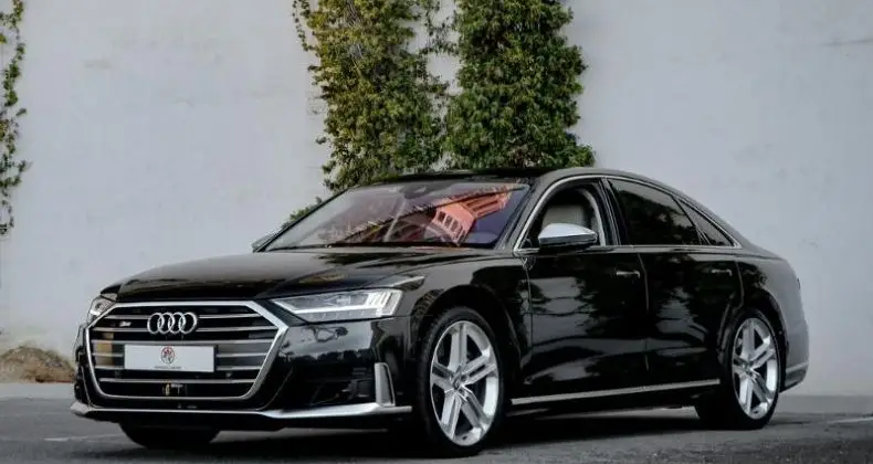 Photo 1 : Audi S8 2020 Hybrid