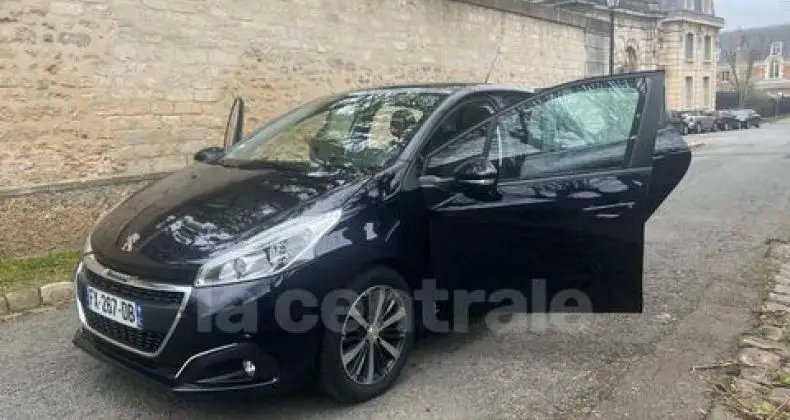 Photo 1 : Peugeot 208 2017 Essence