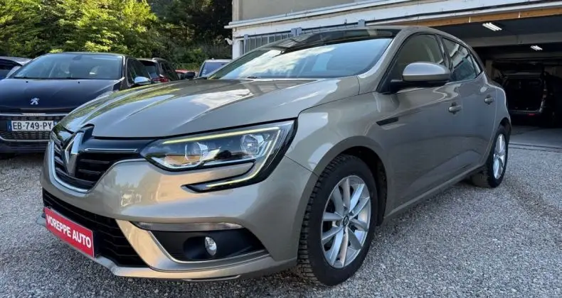 Photo 1 : Renault Megane 2016 Petrol