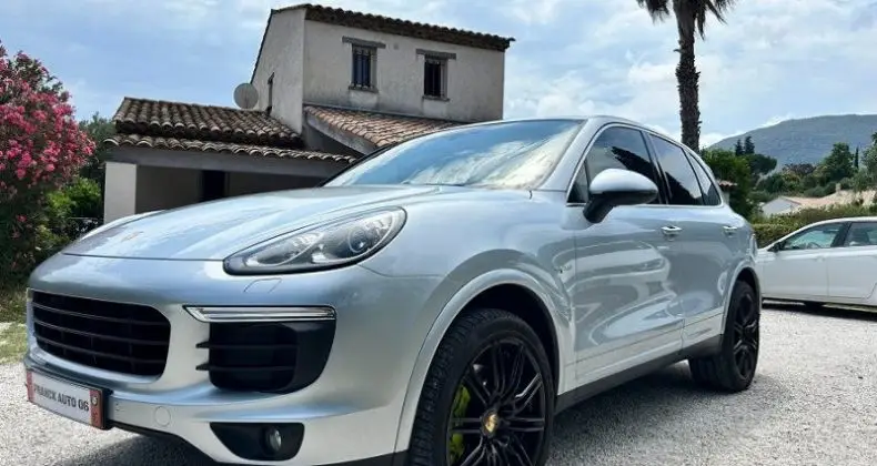 Photo 1 : Porsche Cayenne 2016 Hybride