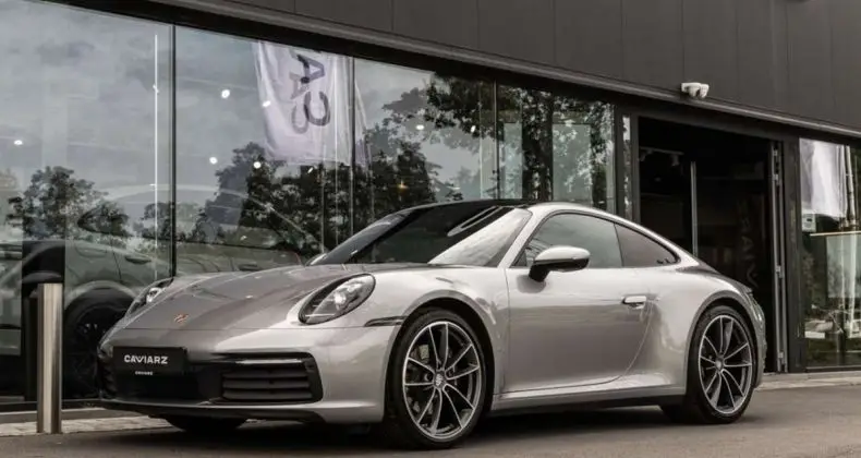 Photo 1 : Porsche 992 2021 Petrol