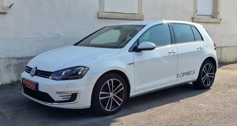 Photo 1 : Volkswagen Golf 2016 Hybride