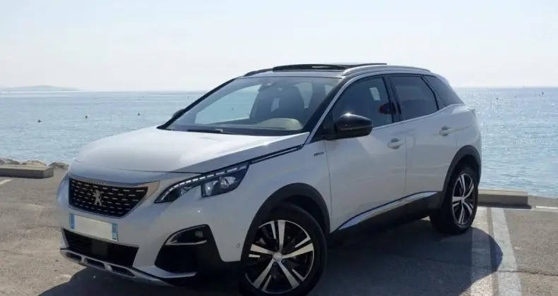 Photo 1 : Peugeot 3008 2018 Petrol