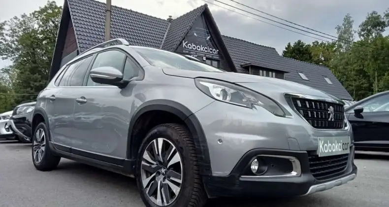 Photo 1 : Peugeot 2008 2017 Petrol