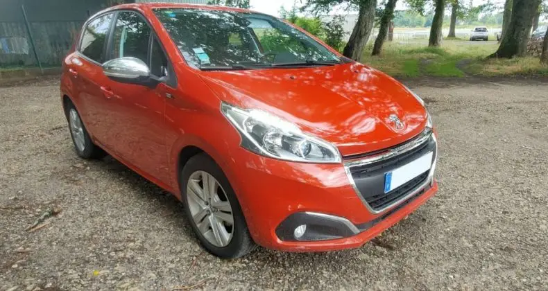 Photo 1 : Peugeot 208 2016 Petrol