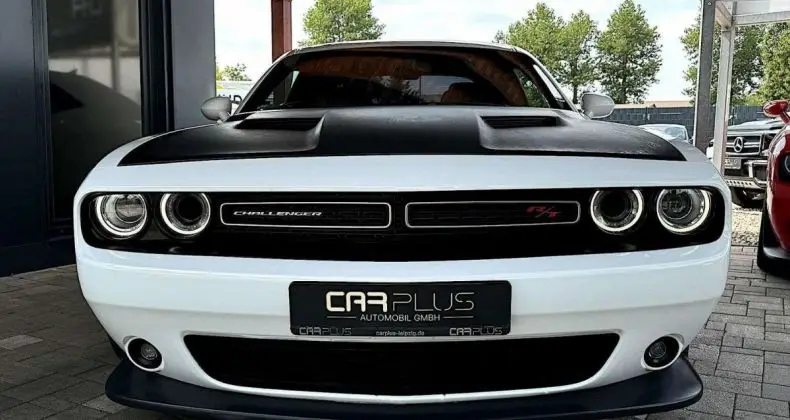 Photo 1 : Dodge Challenger 2018 Petrol