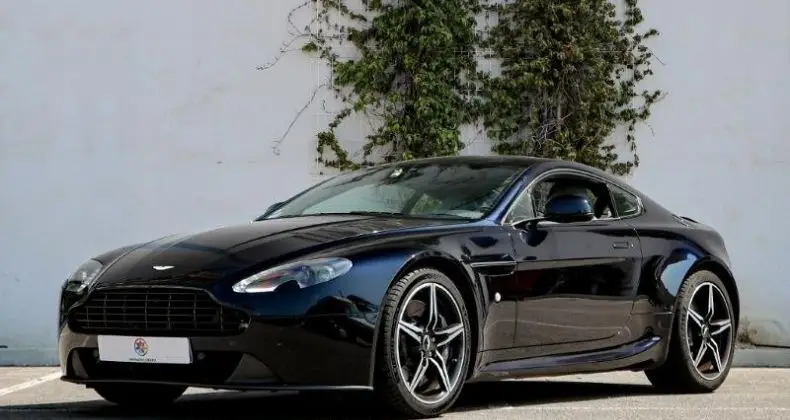 Photo 1 : Aston Martin V8 2017 Petrol