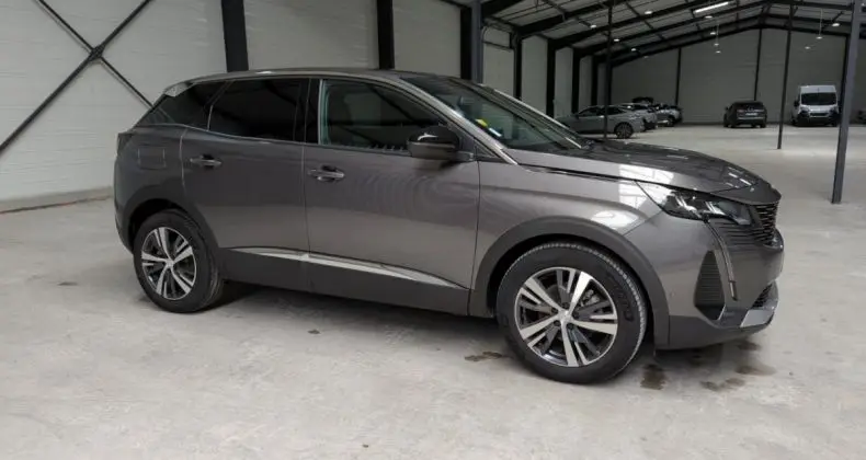 Photo 1 : Peugeot 3008 2023 Essence