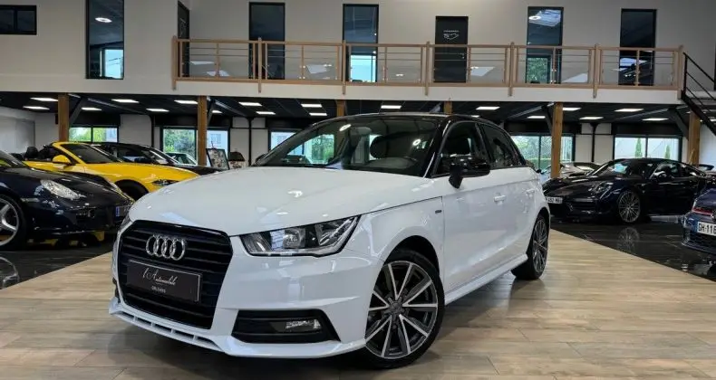 Photo 1 : Audi A1 2016 Petrol