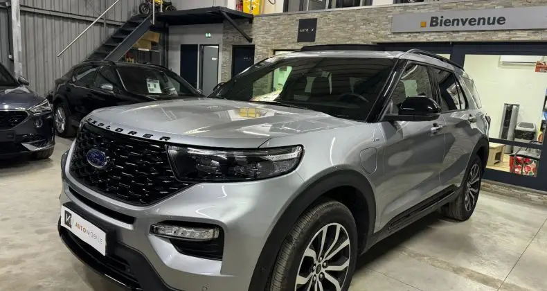 Photo 1 : Ford Explorer 2021 Hybrid