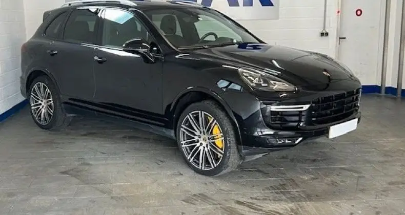 Photo 1 : Porsche Cayenne 2015 Essence