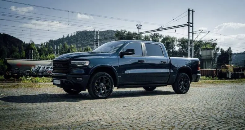 Photo 1 : Dodge Ram 2024 Petrol