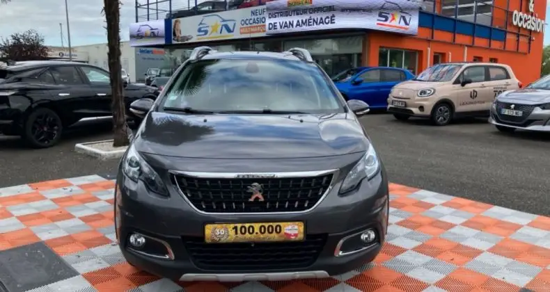 Photo 1 : Peugeot 2008 2018 Petrol