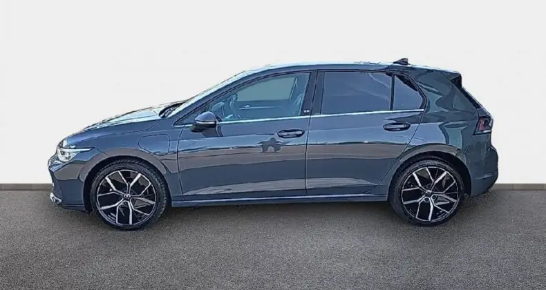 Photo 1 : Volkswagen Golf 2024 Hybrid