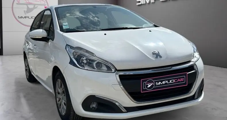 Photo 1 : Peugeot 208 2015 Diesel