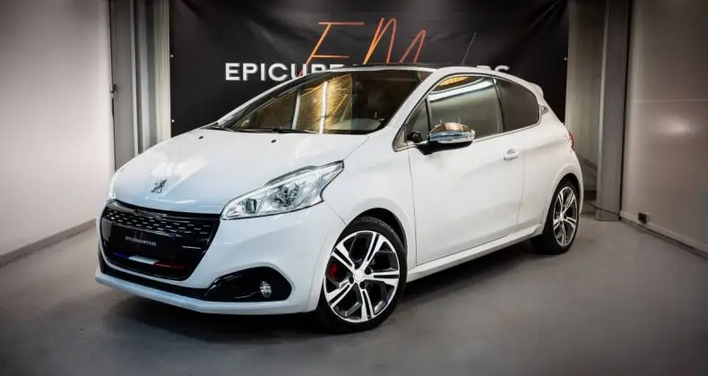 Photo 1 : Peugeot 208 2018 Essence