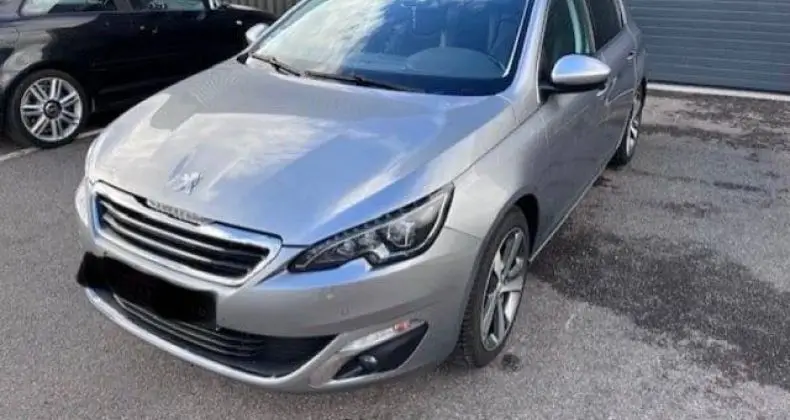 Photo 1 : Peugeot 308 2016 Petrol