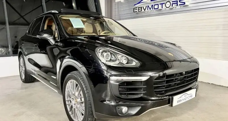 Photo 1 : Porsche Cayenne 2015 Essence