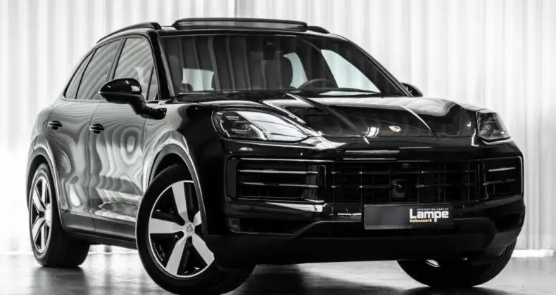 Photo 1 : Porsche Cayenne 2023 Petrol