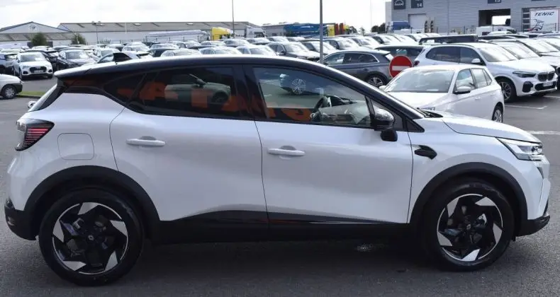 Photo 1 : Renault Captur 2024 Hybrid