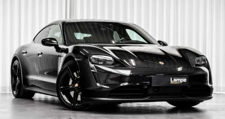 Photo 1 : Porsche Taycan 2021 Electric