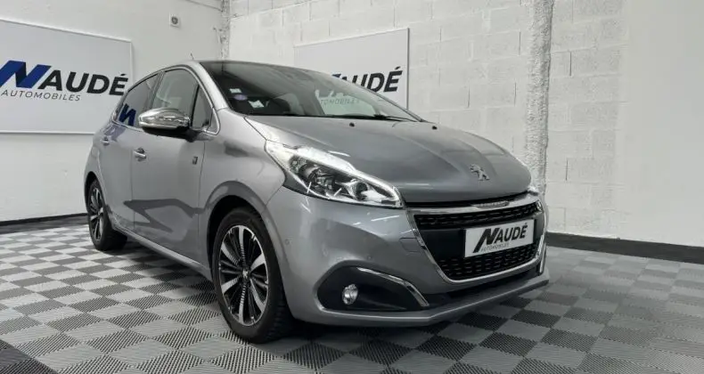 Photo 1 : Peugeot 208 2019 Essence