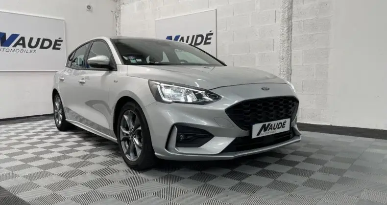 Photo 1 : Ford Focus 2020 Essence