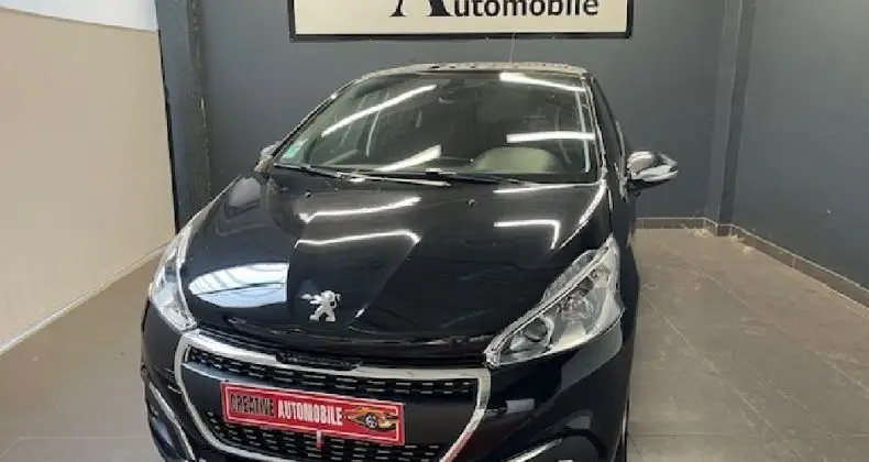 Photo 1 : Peugeot 208 2018 Petrol