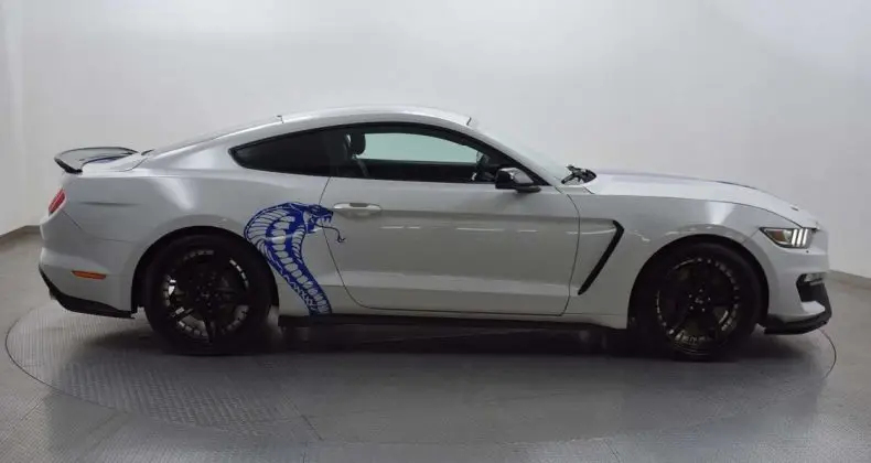 Photo 1 : Ford Mustang 2016 Petrol