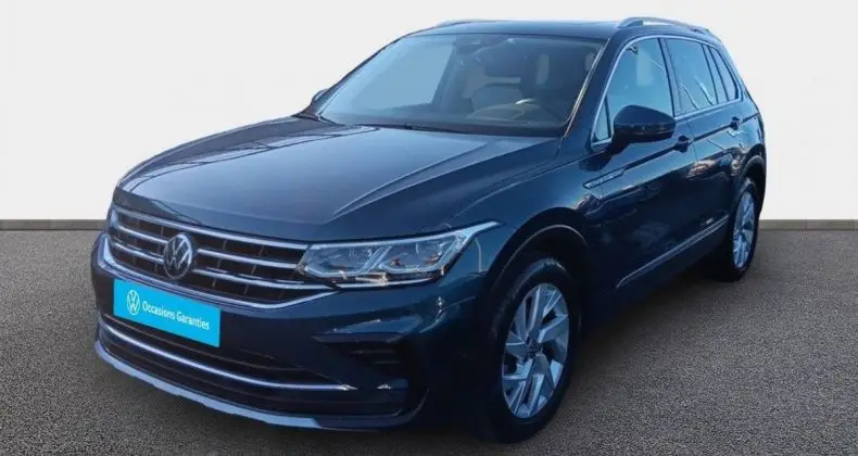 Photo 1 : Volkswagen Tiguan 2021 Essence