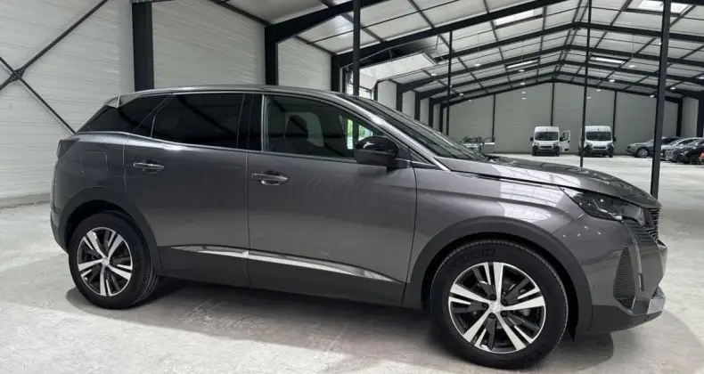 Photo 1 : Peugeot 3008 2023 Petrol